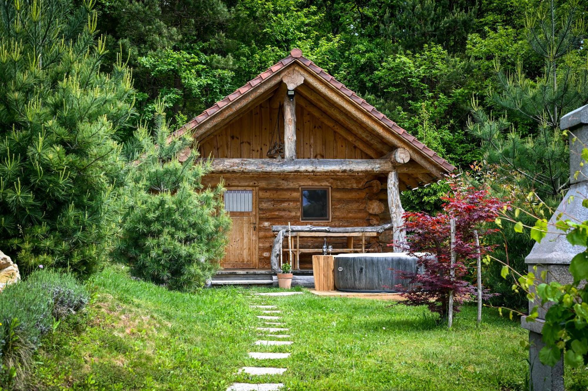 Hut At The Forest Male Brusnice 外观 照片